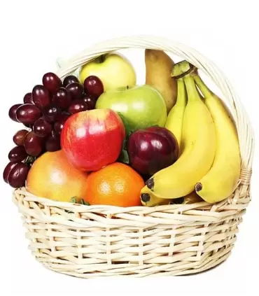 Canasta de frutas con 3 plátanos, racimo de uvas, 4 manzanas y 3 naranjas frescas