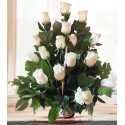 Canasta fúnebre con 18 rosas blancas