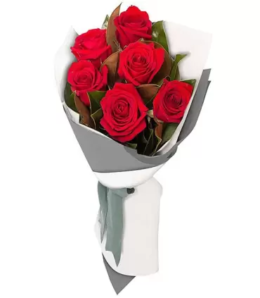 Ramo con 6 rosas rojas.