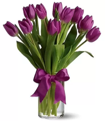 Florero con 10 tulipanes morados.