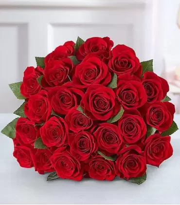 Ramo con 24 rosas rojas frescas, color de rosas a elección.