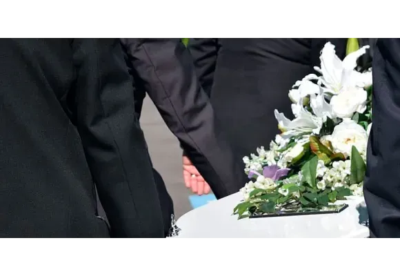 ¿Cómo elegir flores para un funeral?